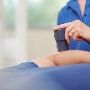 Gütersloh Physio Therapie Sitzung am Gerät