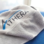 Handtuch mit Athera Schriftzug