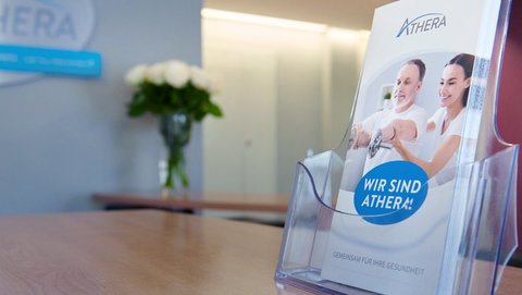 Flyer der Athera Physiotherapie in Frankfurt