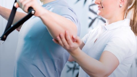Physiotherapie-Behandlung bei ATHERA in Obertraubling 