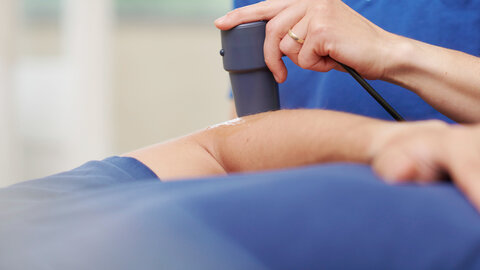 Behandlung in der Praxis für Physiotherapie